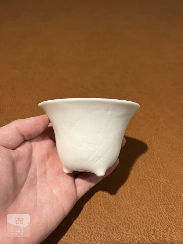 十七世纪 德化乳足琴鹤诗文杯 - 图2